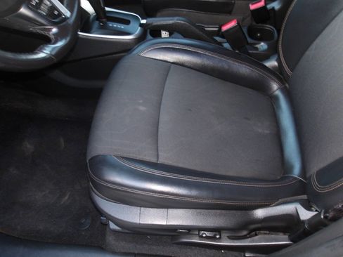 Used 2018 Chevrolet Trax LT w/ LT Convenience Package image 18