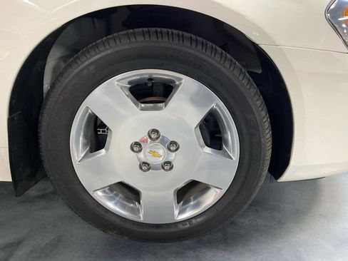 Used 2009 Chevrolet Impala SS w/ Convenience Package image 21