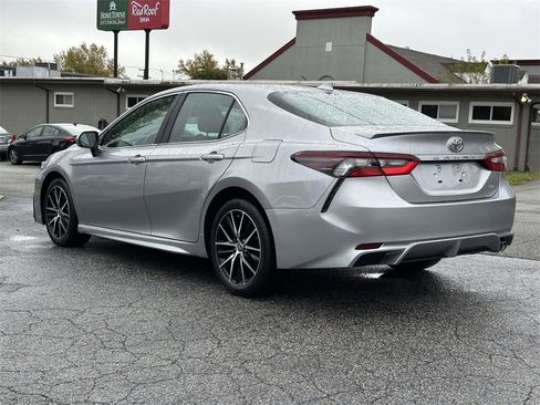 Used 2024 Toyota Camry SE image 21