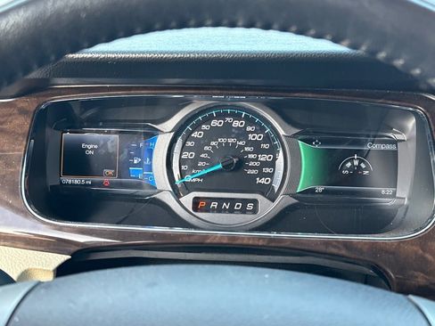 Used 2018 Ford Taurus Limited image 14