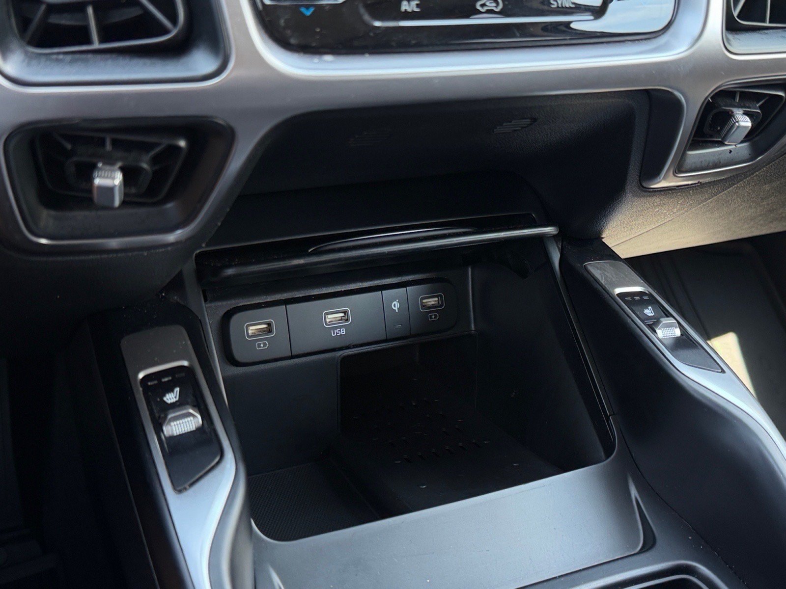 Used 2023 Kia Sorento S w/ Panoramic Sunroof Package FWD image 27