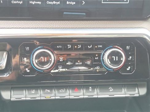 Used 2025 GMC Sierra 2500 Denali w/ Technology Package image 33