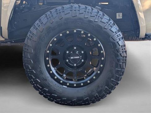 Used 2018 Toyota Tacoma TRD Sport image 23