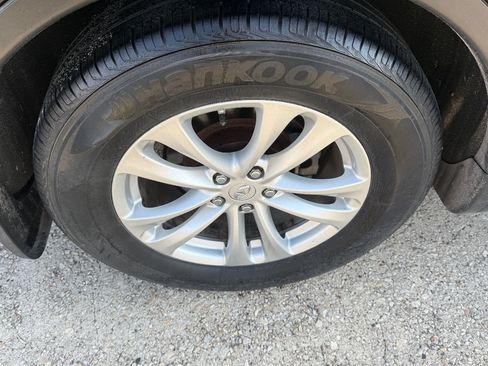 Used 2017 INFINITI QX70 2WD w/ Premium Package image 12