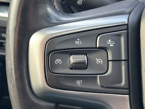 Used 2022 Chevrolet Suburban Z71 image 36