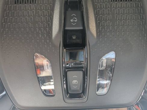 Used 2024 Cadillac Lyriq Luxury AWD/4WD image 29