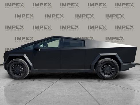 Used 2024 Tesla Cybertruck AWD Crew Cab image 2