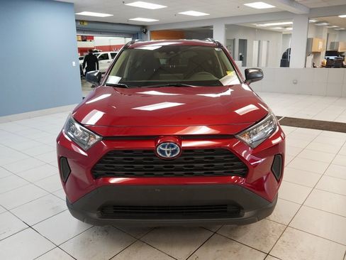 Used 2020 Toyota RAV4 LE image 19