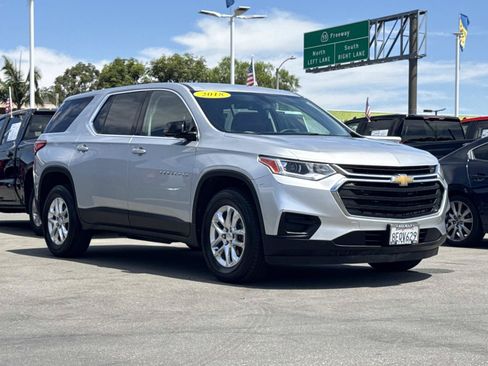 Used 2018 Chevrolet Traverse LS FWD image 3