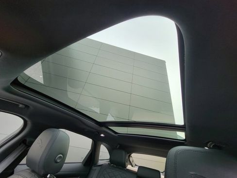 Used 2023 Jaguar F-PACE S image 39