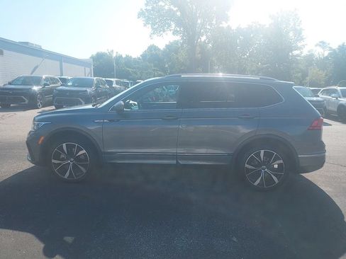 Used 2023 Volkswagen Tiguan SEL R-Line AWD/4WD image 4