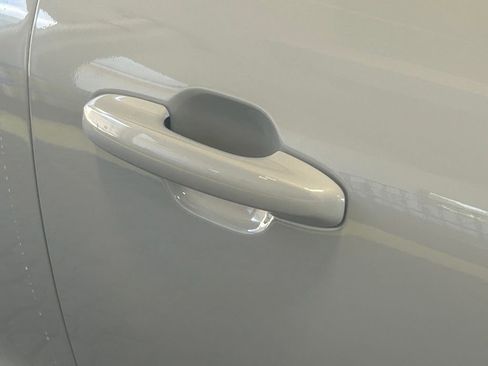 Used 2025 Ford Escape Platinum w/ Class II Trailer Tow Package image 19