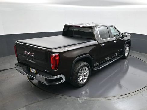 Used 2019 GMC Sierra 1500 SLT w/ SLT Premium Package image 17