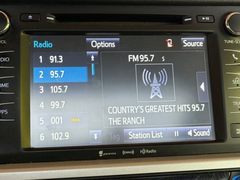 Used 2016 Toyota Highlander XLE AWD/4WD image 19