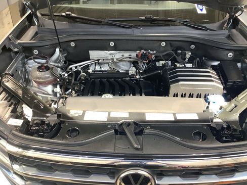 Used 2021 Volkswagen Atlas SE w/ Panoramic Sunroof Package image 26