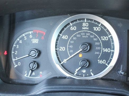 Used 2020 Toyota Corolla LE image 28