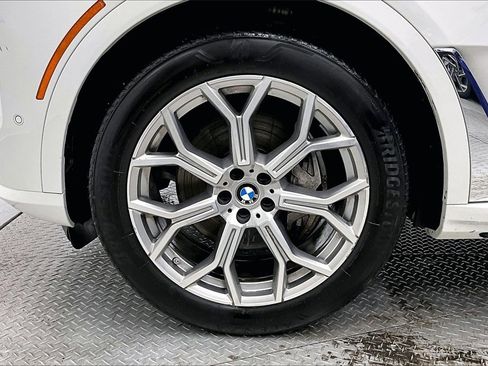 Used 2025 BMW X7 xDrive40i image 8