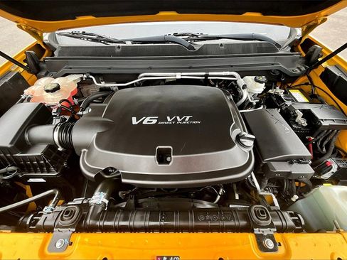 Used 2018 Chevrolet Colorado LT image 10