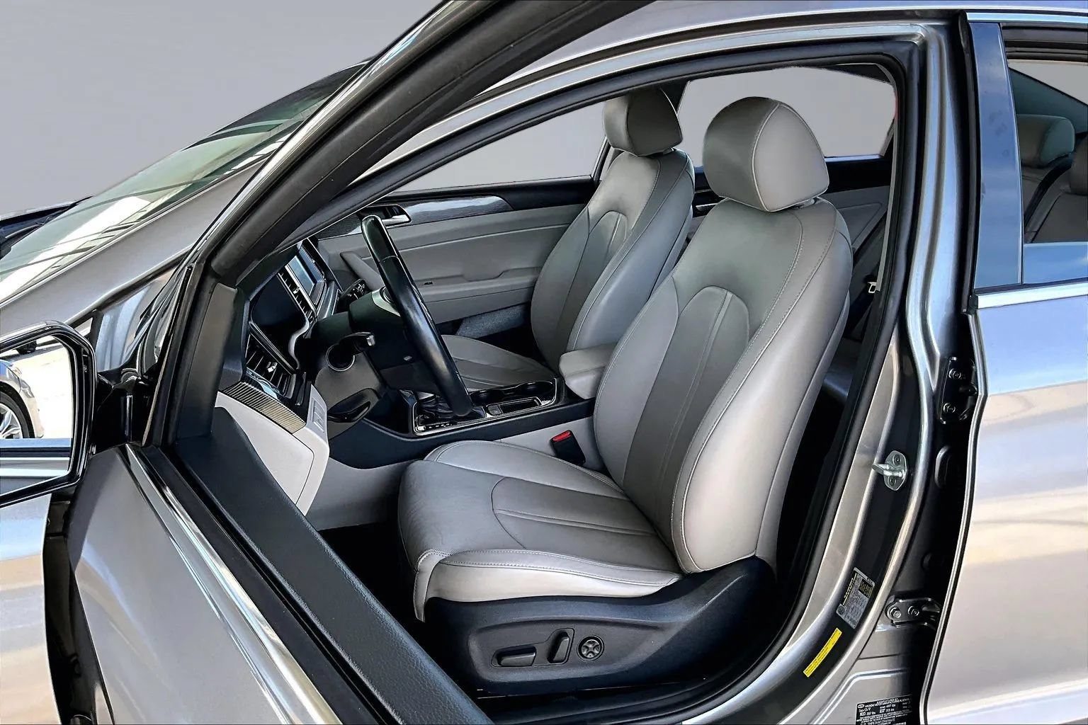 Used 2018 Hyundai Sonata Limited FWD image 18