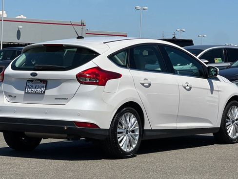 Used 2016 Ford Focus Titanium FWD image 2
