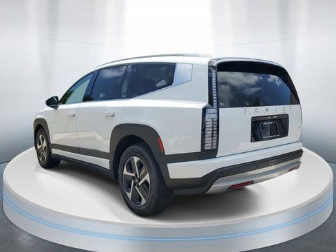 New 2026 Hyundai Ioniq 9 SE image 3