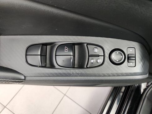 Used 2024 Nissan Altima 2.5 SV w/ SV Premium Package FWD image 9