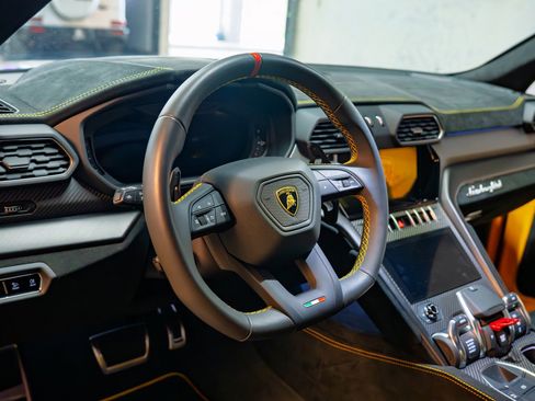 Used 2024 Lamborghini Urus Performante image 6