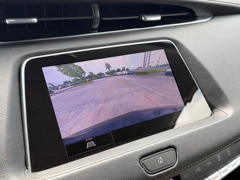 Used 2023 Cadillac XT4 Premium Luxury FWD image 19