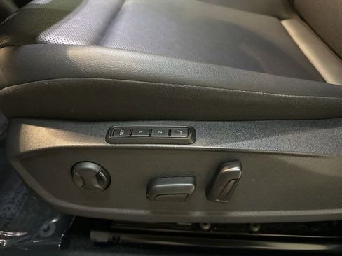 Certified 2021 Volkswagen ID.4 Pro S w/ Gradient Package image 15