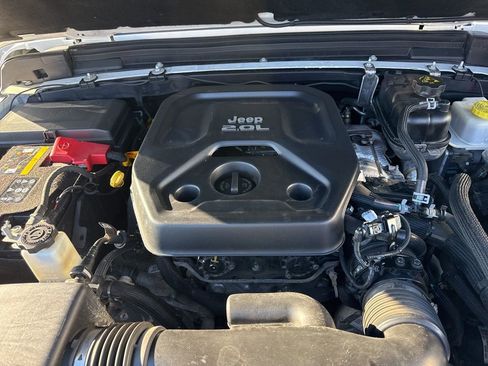 Used 2021 Jeep Wrangler Unlimited Sahara image 34