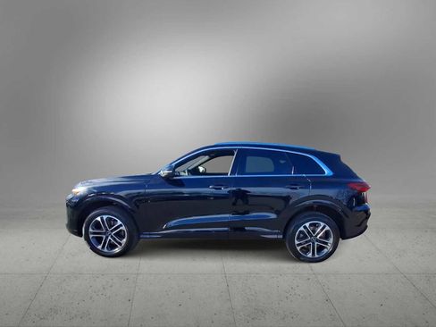 Certified 2025 Audi Q5 Premium w/ Convenience Package image 5