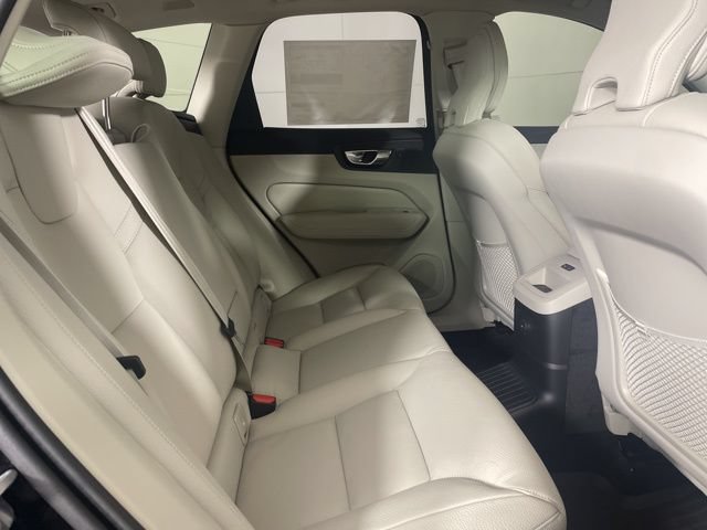 Certified 2025 Volvo XC60 T8 Plus w/ Protection Package Premier AWD/4WD image 26