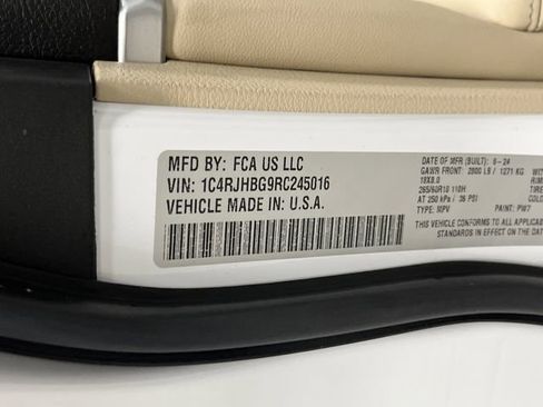 Used 2024 Jeep Grand Cherokee Limited image 42