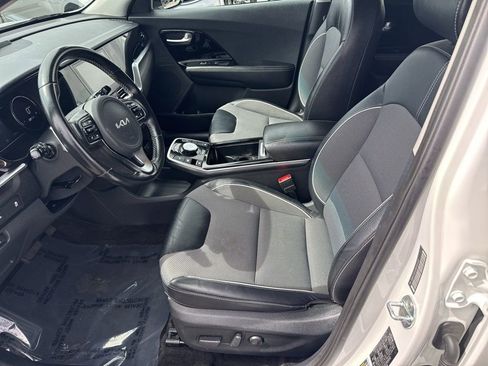 Used 2022 Kia Niro EX FWD image 14