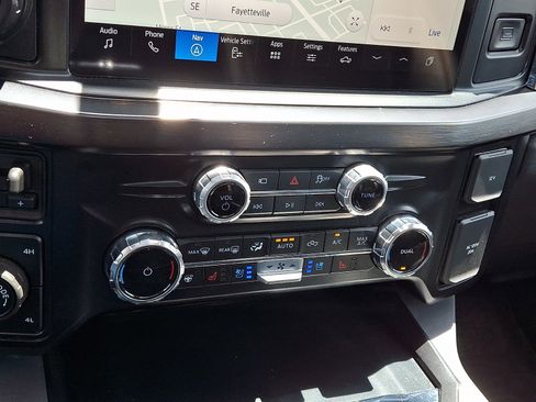 Certified 2025 Ford F250 Lariat w/ Lariat Ultimate Package AWD/4WD image 15