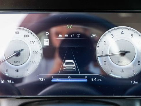 New 2026 Hyundai Elantra Limited FWD image 27