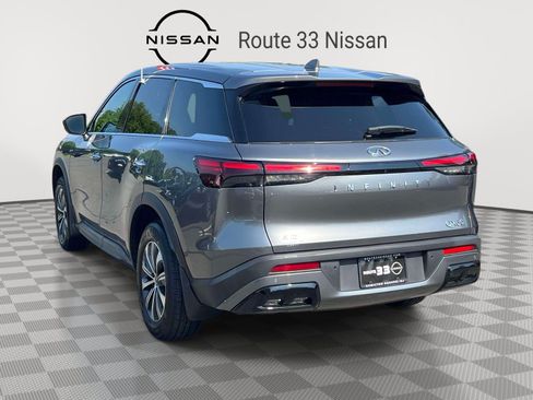 Used 2023 INFINITI QX60 Pure AWD/4WD image 3