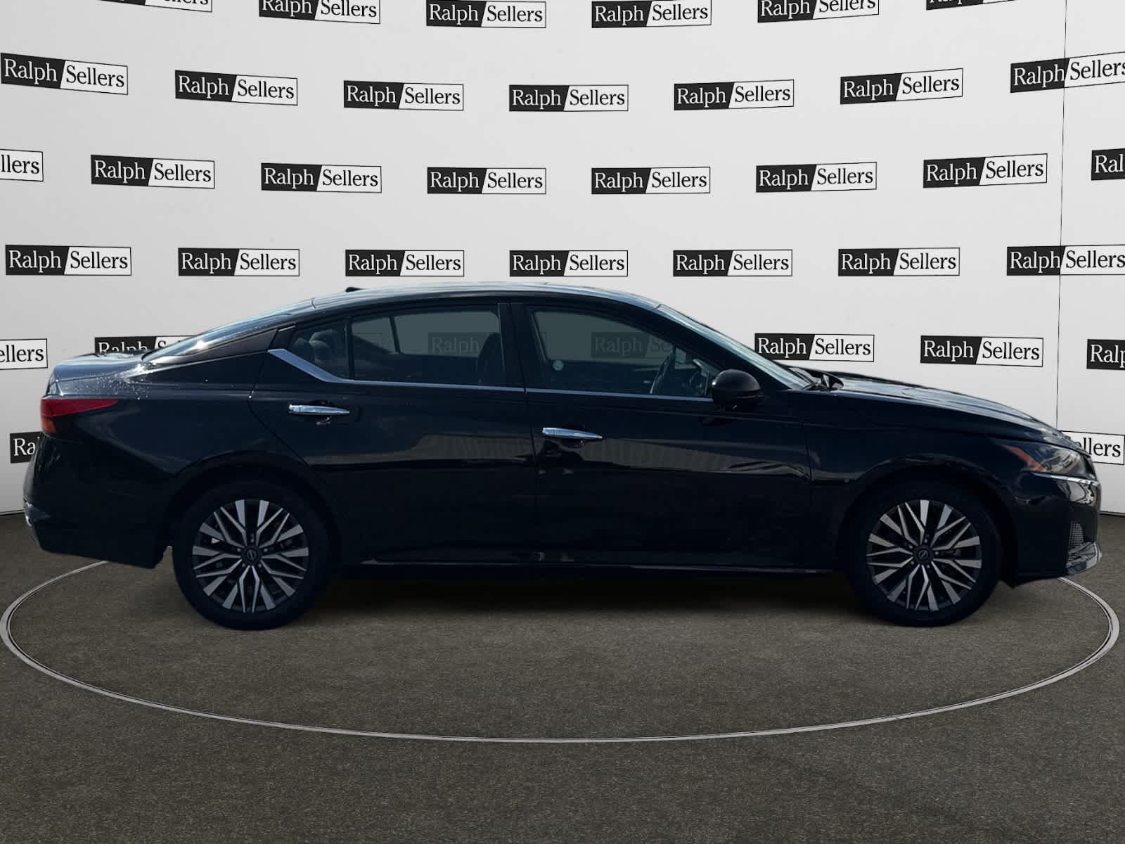 Used 2025 Nissan Altima 2.5 SV FWD image 7