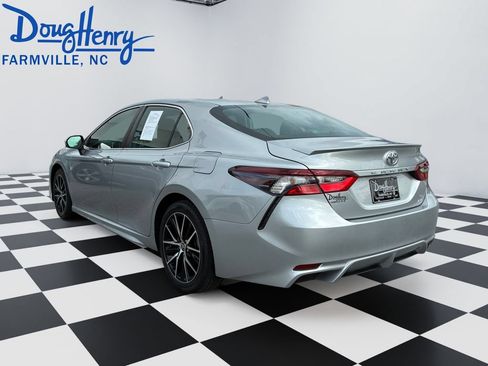 Used 2023 Toyota Camry SE w/ Convenience Package AWD/4WD image 3