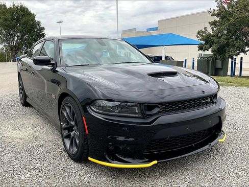 Used 2023 Dodge Charger Scat Pack RWD image 2