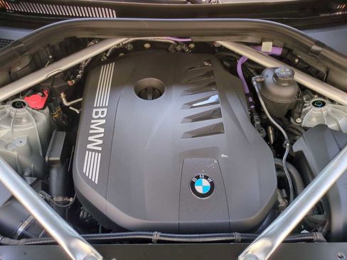 Used 2026 BMW X5 xDrive40i w/ M Sport Package image 15