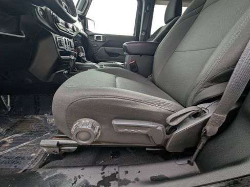 Used 2018 Jeep Wrangler Sport S image 16