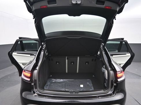 New 2025 Porsche Macan S image 16