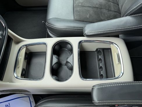Used 2019 Dodge Grand Caravan SXT FWD image 28