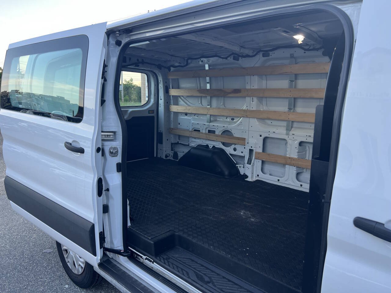Used 2023 Ford Transit 250 Low Roof w/ Exterior Upgrade Package RWD image 15