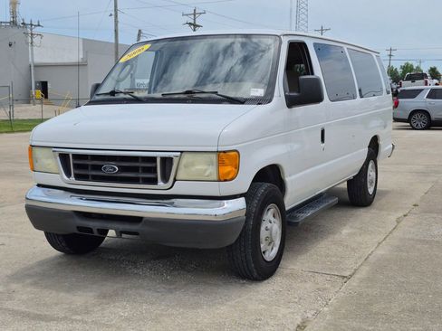 Used 2006 Ford E-350 and Econoline 350 XL RWD image 3