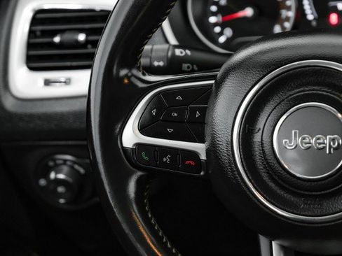 Used 2021 Jeep Compass Latitude image 14