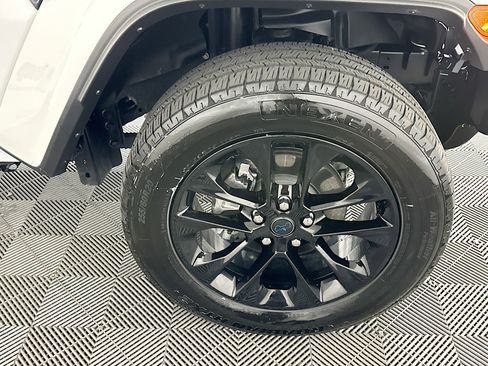 Used 2025 Jeep Wrangler Sahara w/ Safety Group image 11