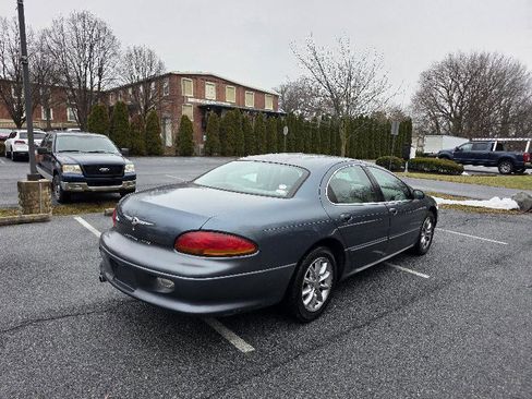 Used 2003 Chrysler Concorde Limited image 5