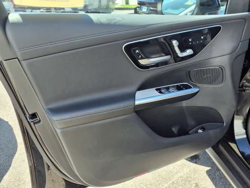 Used 2024 Mercedes-Benz GLC 300 GLC 300 image 9